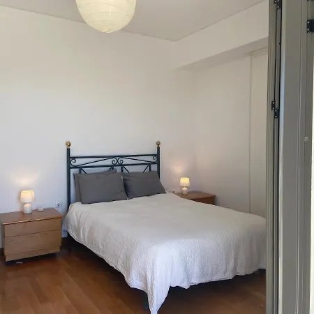 Seaside Apartment, Walking Distance To The Beach.