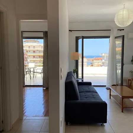 Seaside Apartment, Walking Distance To The Beach. 公寓