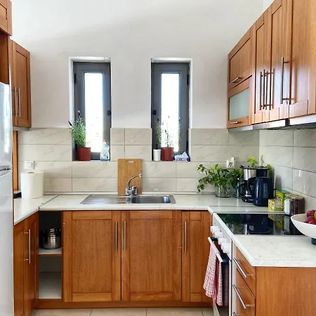 Seaside Apartment, Walking Distance To The Beach. * 基帕里夏